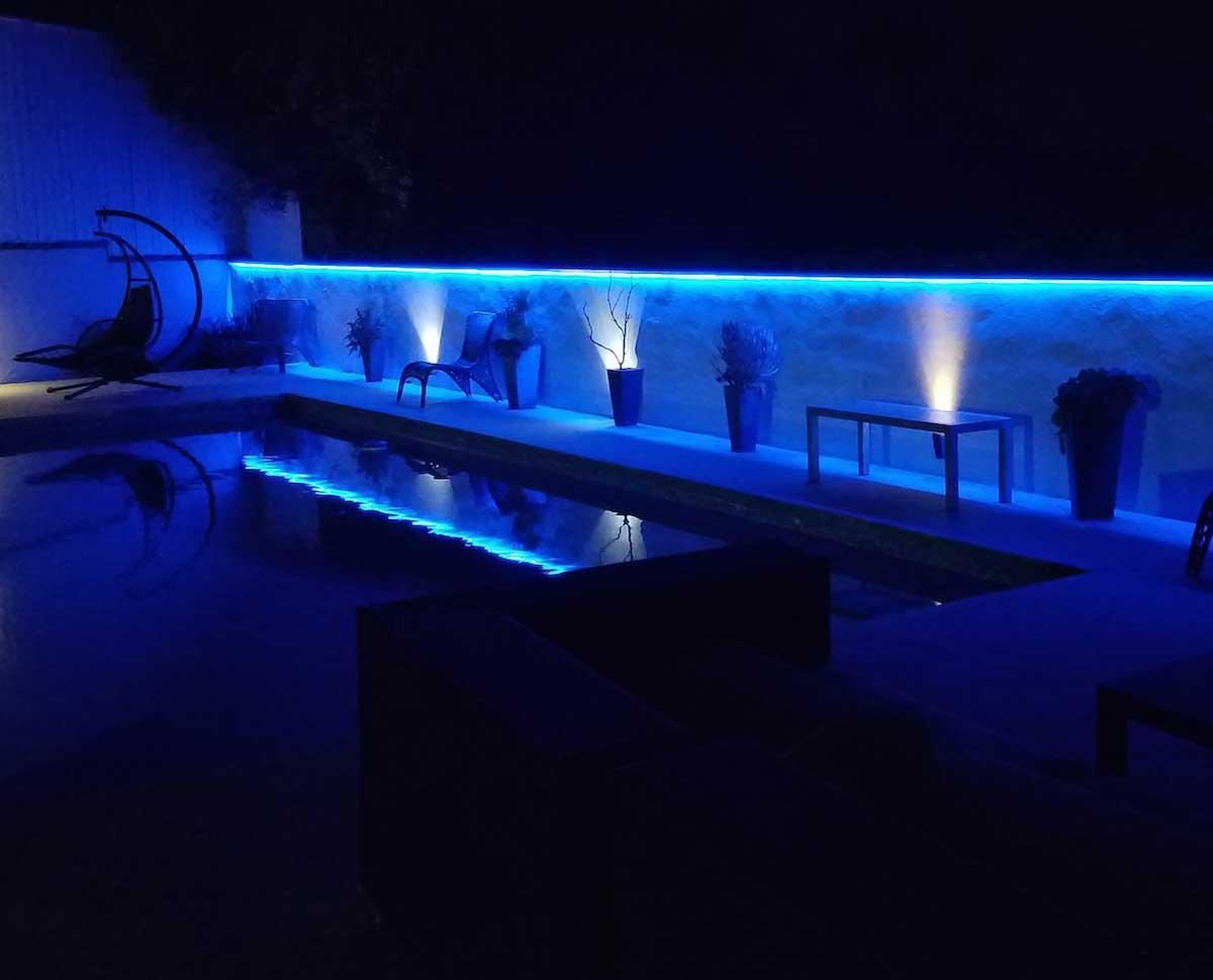 Blue LED Neon Flex AC 220V 240V 8x16mm 120LEDs/m IP65 Waterproof with UK Plug - ATOM LED